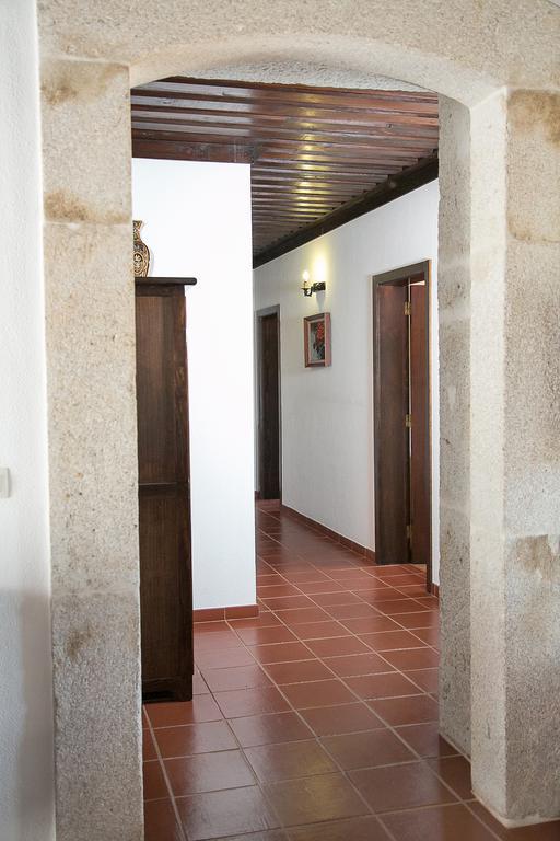 Solar Dos Almeidas - Turismo De Habitacao Bed & Breakfast Транкозо Екстериор снимка