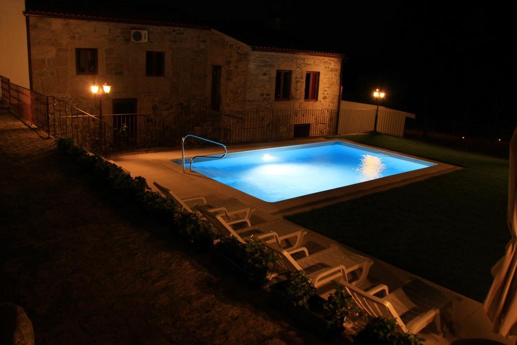 Solar Dos Almeidas - Turismo De Habitacao Bed & Breakfast Транкозо Екстериор снимка