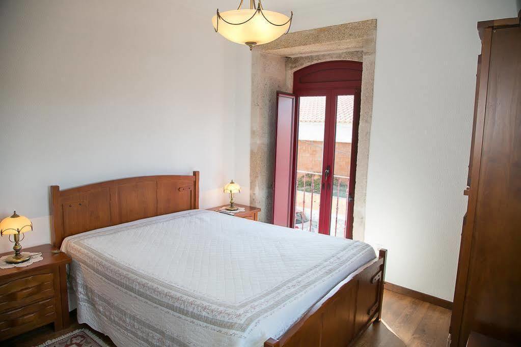 Solar Dos Almeidas - Turismo De Habitacao Bed & Breakfast Транкозо Екстериор снимка