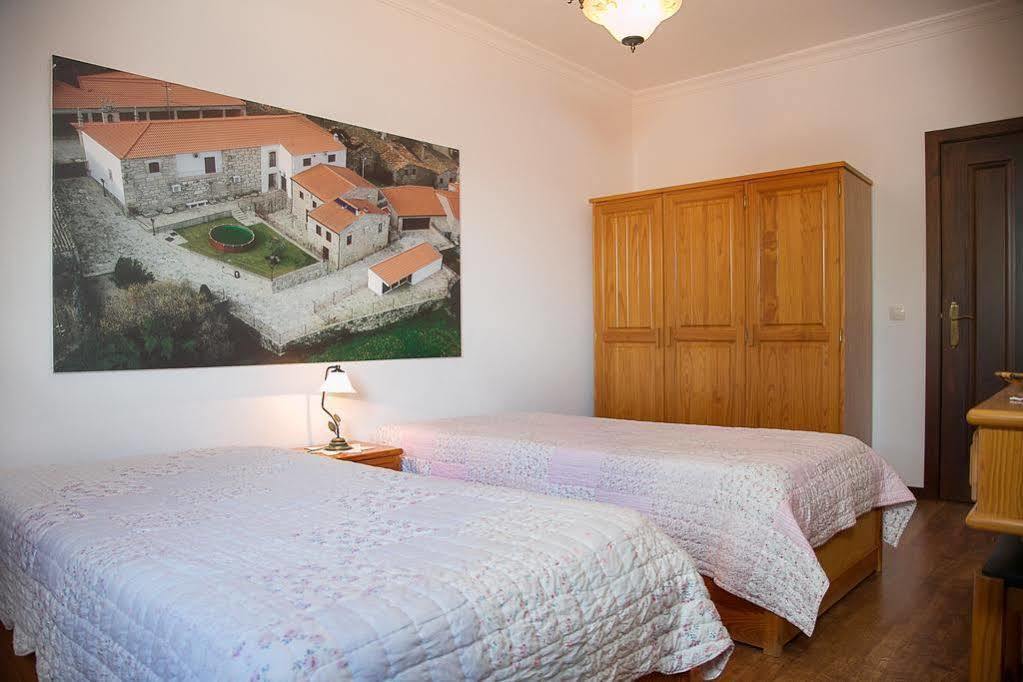 Solar Dos Almeidas - Turismo De Habitacao Bed & Breakfast Транкозо Екстериор снимка